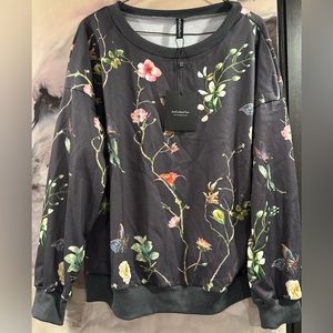 Just Fashion Now gray floral women’s pullover NWT